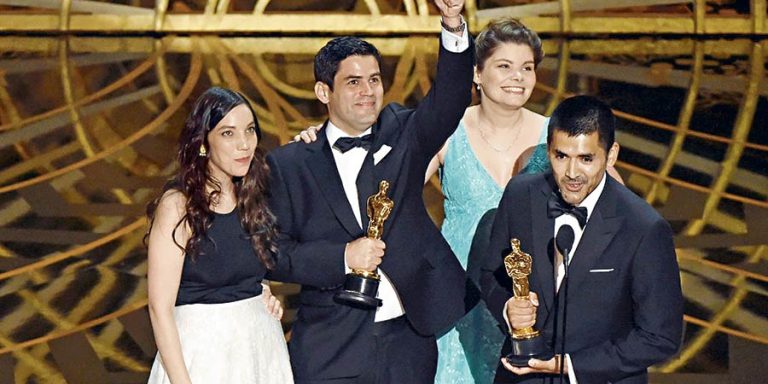 Lee más sobre el artículo Chilenos que hacen historia!!!  el cortometraje «Historia de un Oso» trae el primer Oscar a Chile, Viva la creatividad Nacional!!