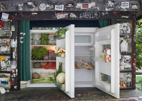 Lee más sobre el artículo Heladeras sociales con alimentos gratis en Berlín para evitar el desperdicio