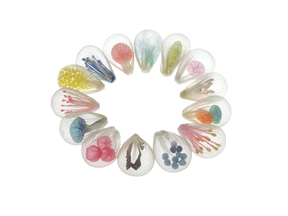 Lee más sobre el artículo Las delicadas y transparentes joyas inspiradas en el mar de Mariko Kusumoto