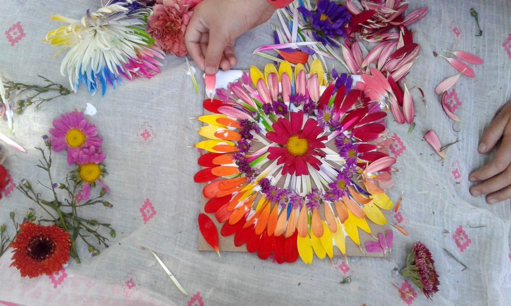 Taller de mándalas con flores para niños en Kidzapalooza