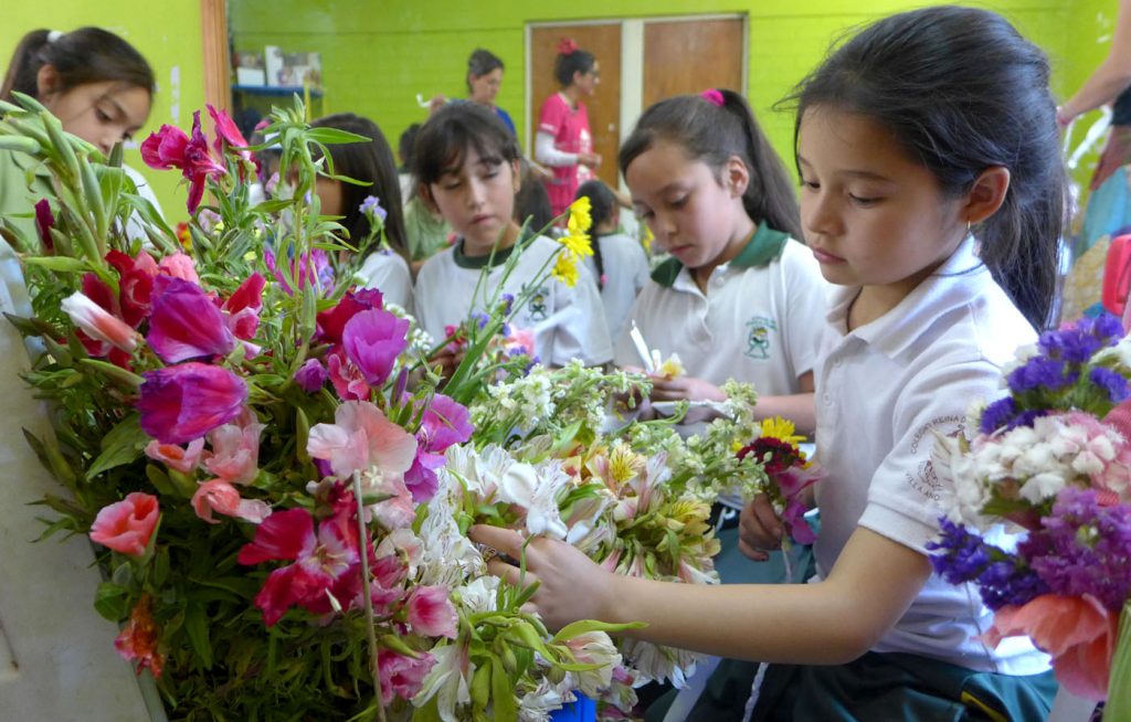Lee más sobre el artículo Taller de coronas de flores con el que nace «Flores para Todos»