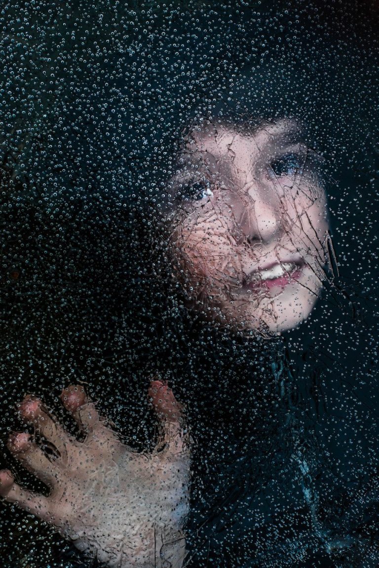 Una madre fotografia la forma en que su hijo autista experimenta el mundo