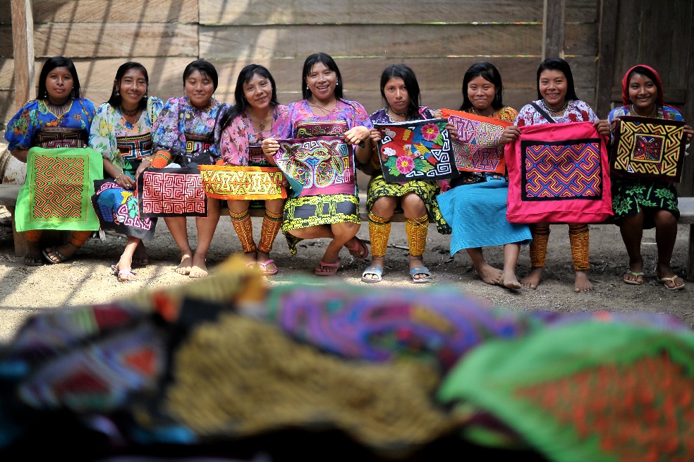 Las Molas, la fuerza del arte textil de las mujeres Kunas