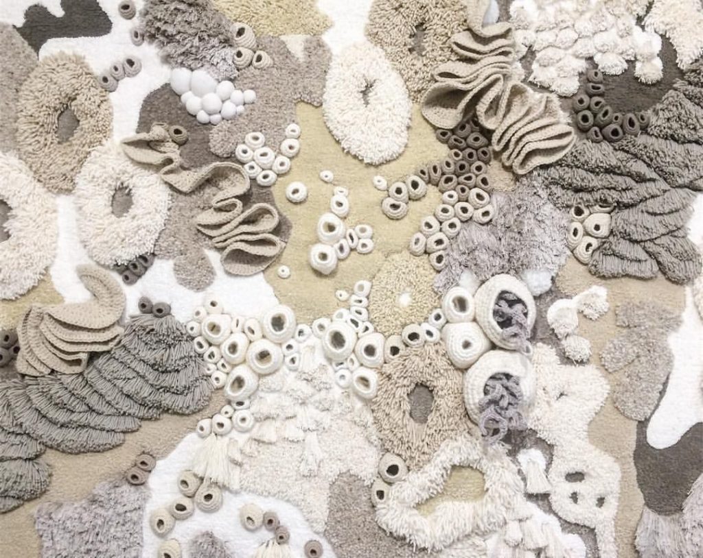 Lee más sobre el artículo Los bellos corales tejidos de Vanessa Barragão