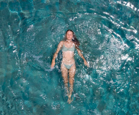 “Querida Chica Del Bañador Verde”:Una carta al autoestima, recomendadas a las  mujeres