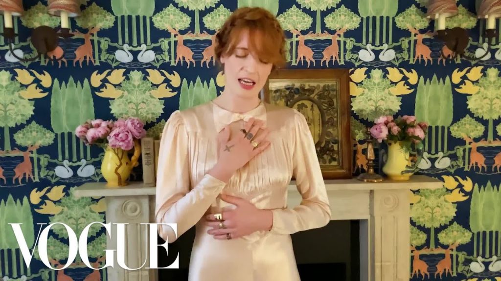 La actuación de Florence + the Machine en “A Moment With the Met” de Vogue