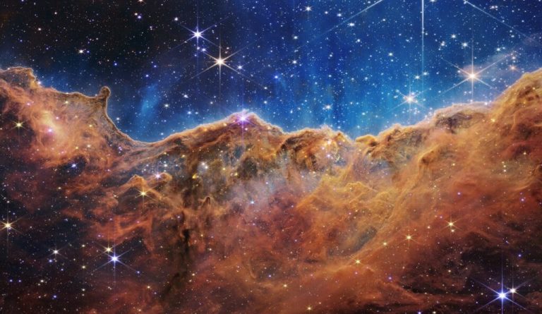 Lee más sobre el artículo La NASA revela  impresionantes y bellas imágenes del Universo capturadas por el telescopio James Webb
