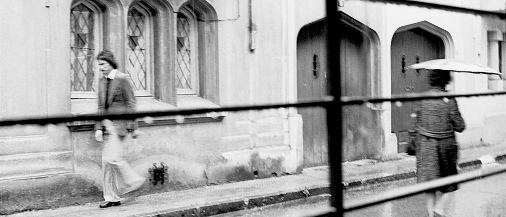 Lee más sobre el artículo Julia Toro: huellas y desplazamientos